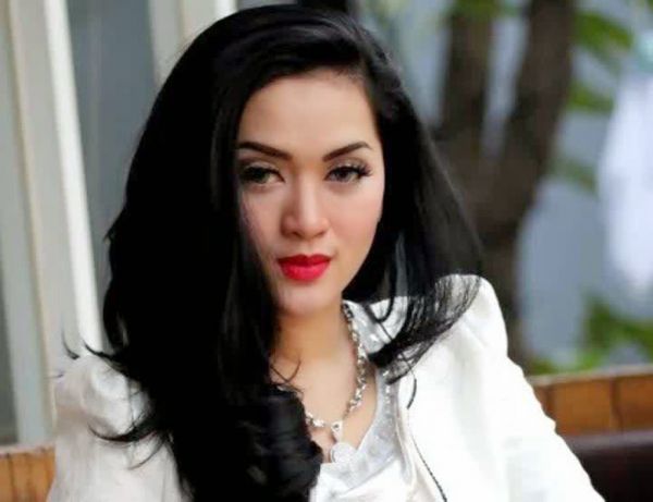 tante cantik toge