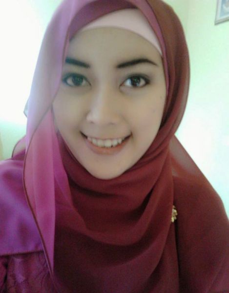 artis cantik berjilbab