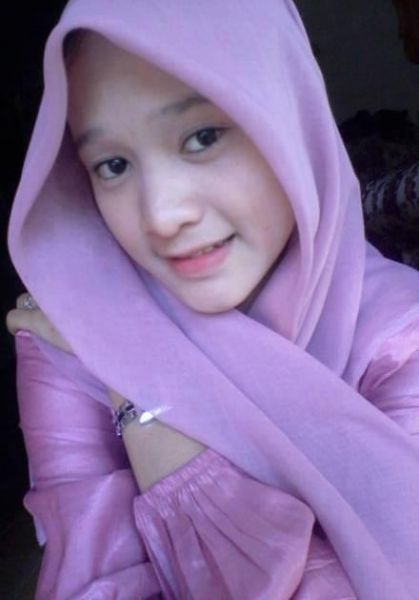 jilbab bugil ngangkang