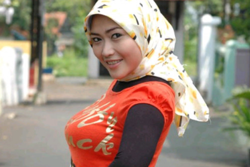 artis jilbab